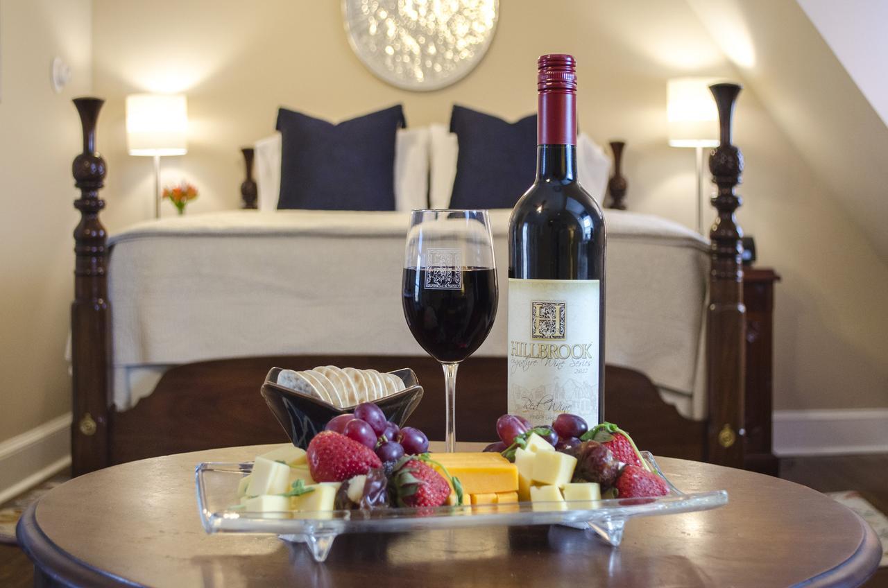 Hillbrook Inn & Spa (Adults Only) Charles Town Bagian luar foto