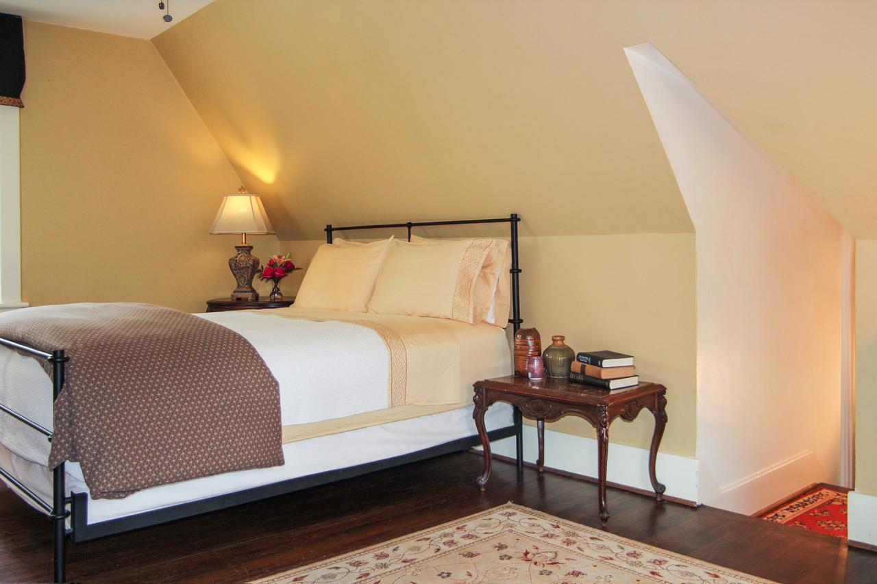 Hillbrook Inn & Spa (Adults Only) Charles Town Bagian luar foto