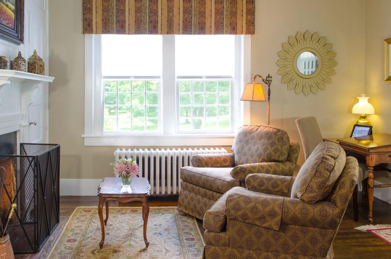 Hillbrook Inn & Spa (Adults Only) Charles Town Bagian luar foto
