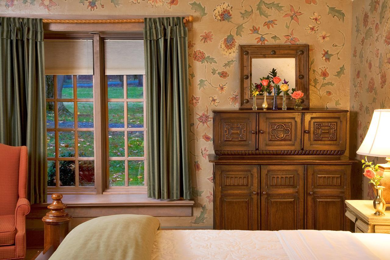 Hillbrook Inn & Spa (Adults Only) Charles Town Bagian luar foto