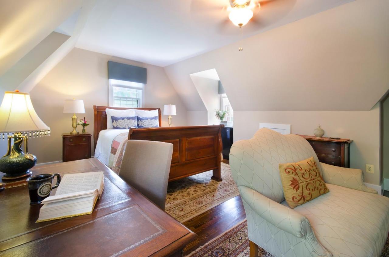 Hillbrook Inn & Spa (Adults Only) Charles Town Bagian luar foto